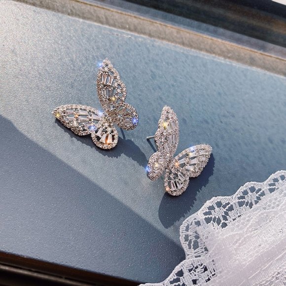 EXQUISITE 925 STERLING SILVER DIAMOND BUTTERFLY EARRINGS - Picture 7 of 8